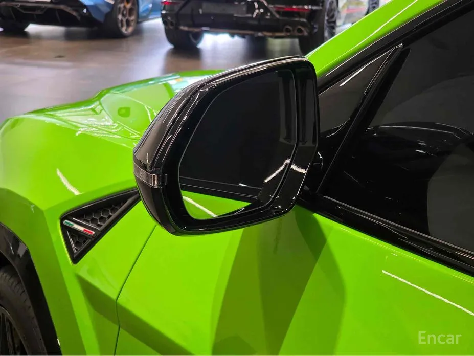 Фото 19 - Lamborghini Urus