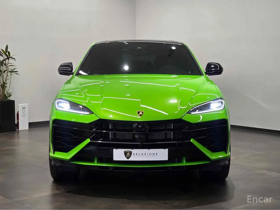 Фото 2 - Lamborghini Urus