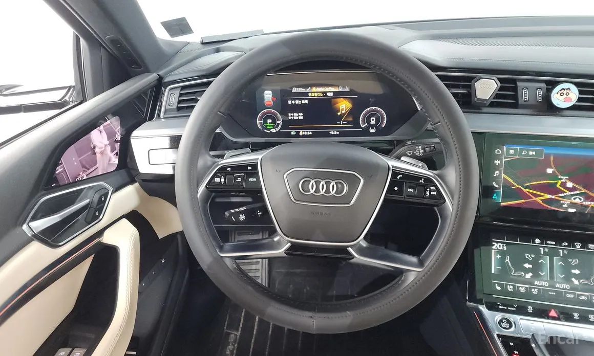 Фото 13 - Audi e-tron