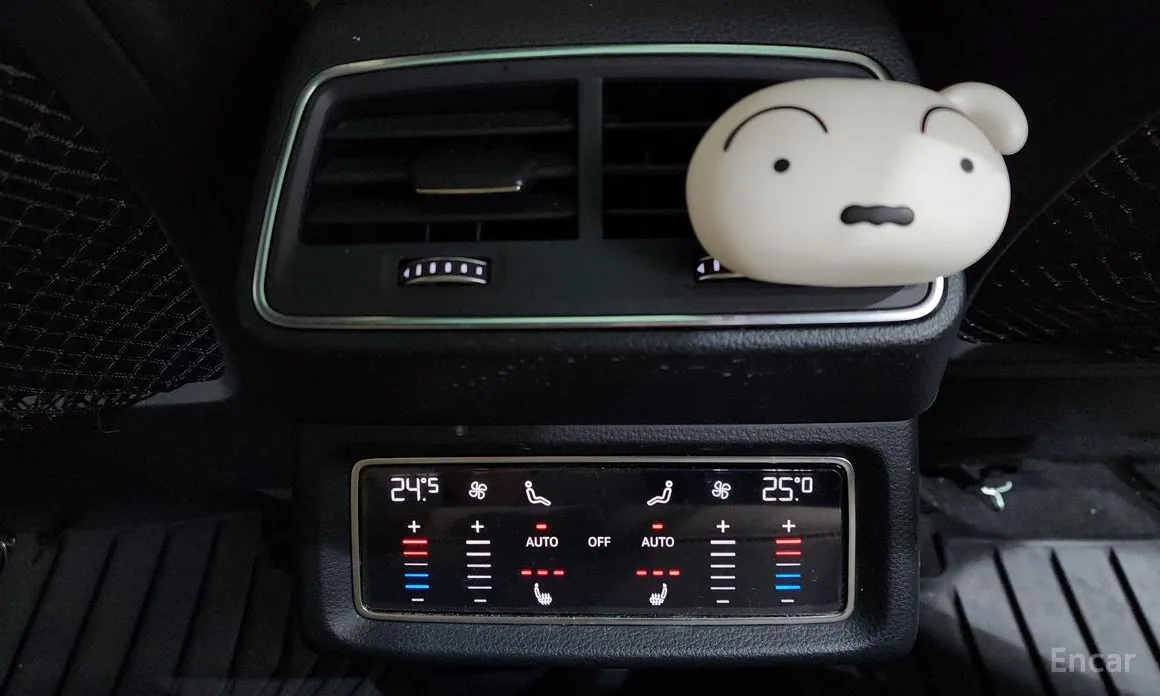 Фото 19 - Audi e-tron