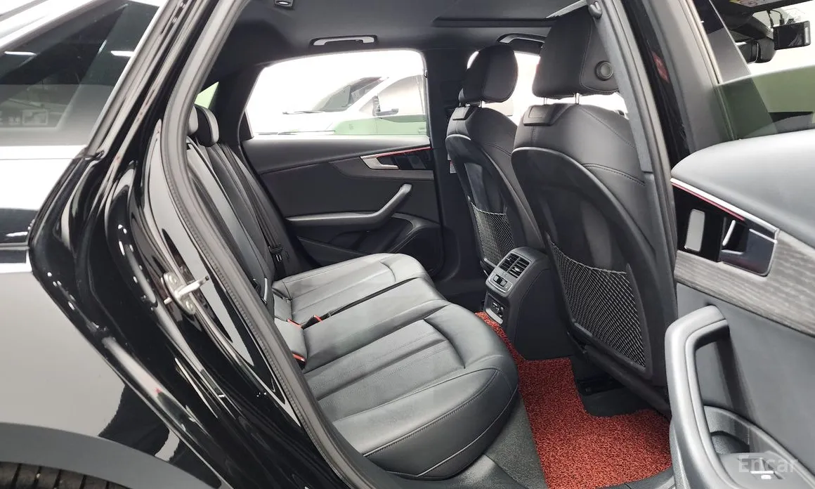 Фото 12 - Audi A4