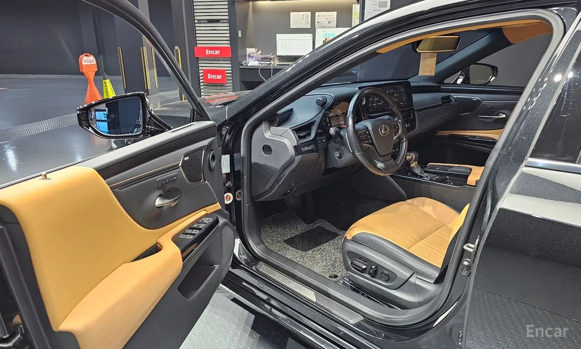 Фото 11 - Lexus ES