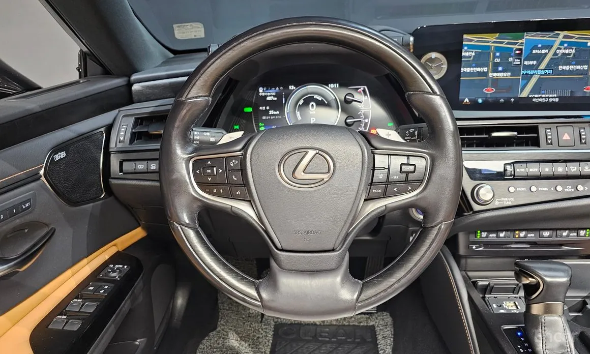 Фото 13 - Lexus ES