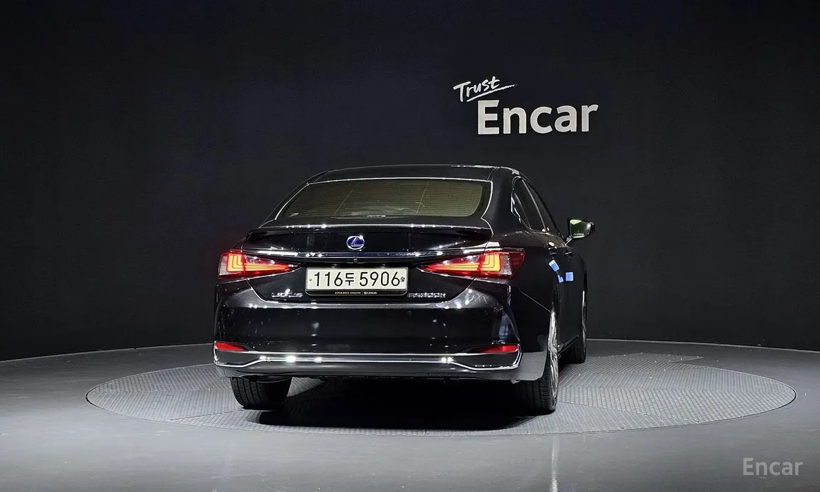 Фото 4 - Lexus ES