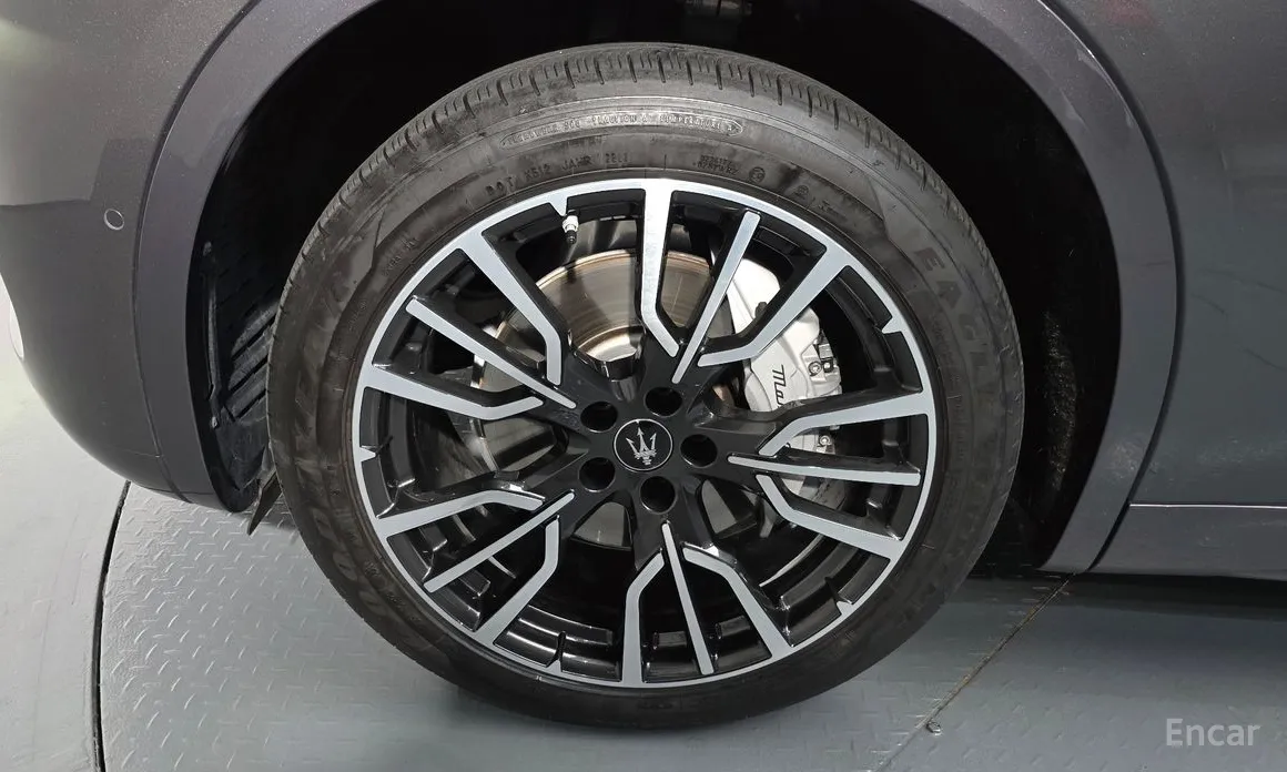 Фото 5 - Maserati Grecale