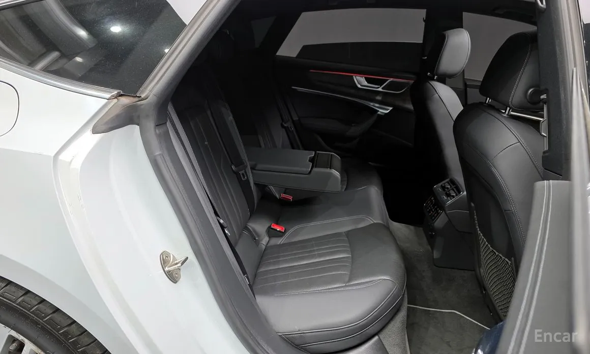 Фото 12 - Audi A7