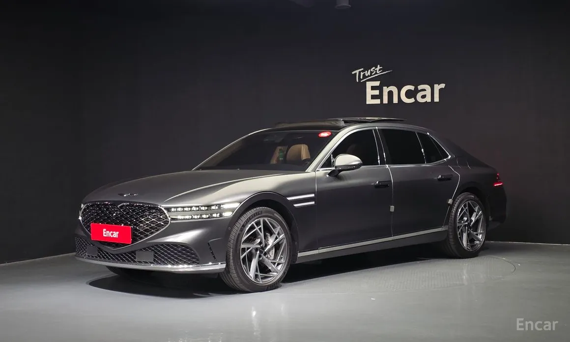 Фото 1 - Genesis G90