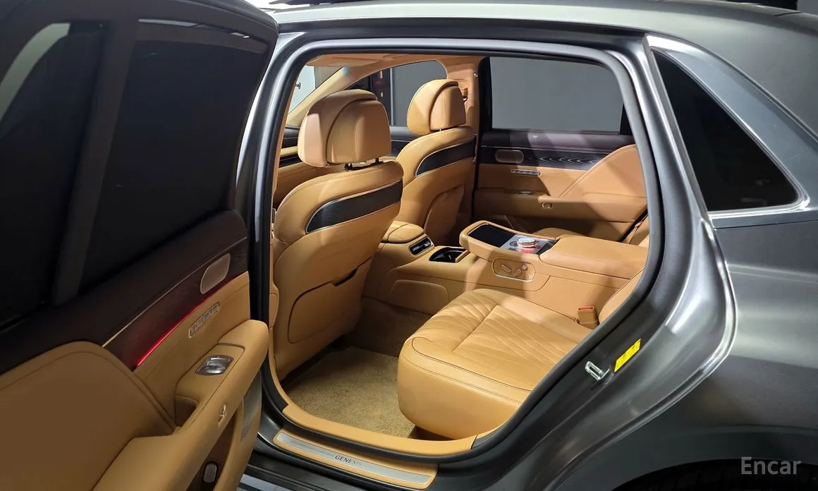 Фото 11 - Genesis G90