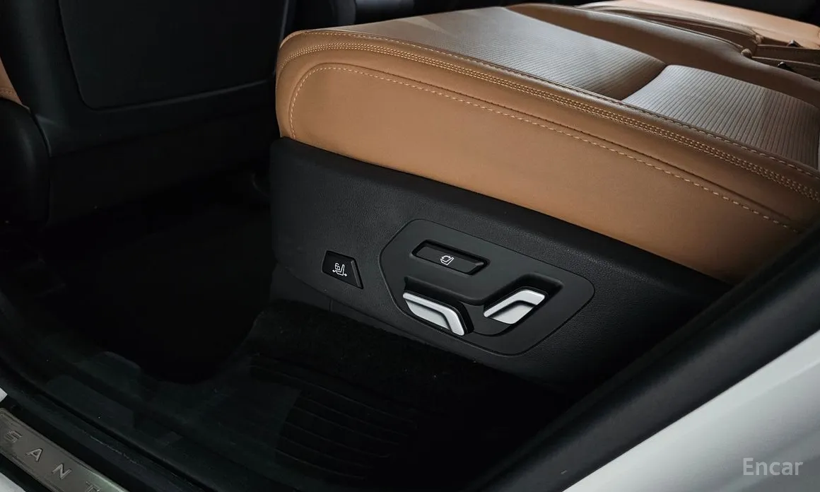 Фото 18 - Hyundai Santa Fe