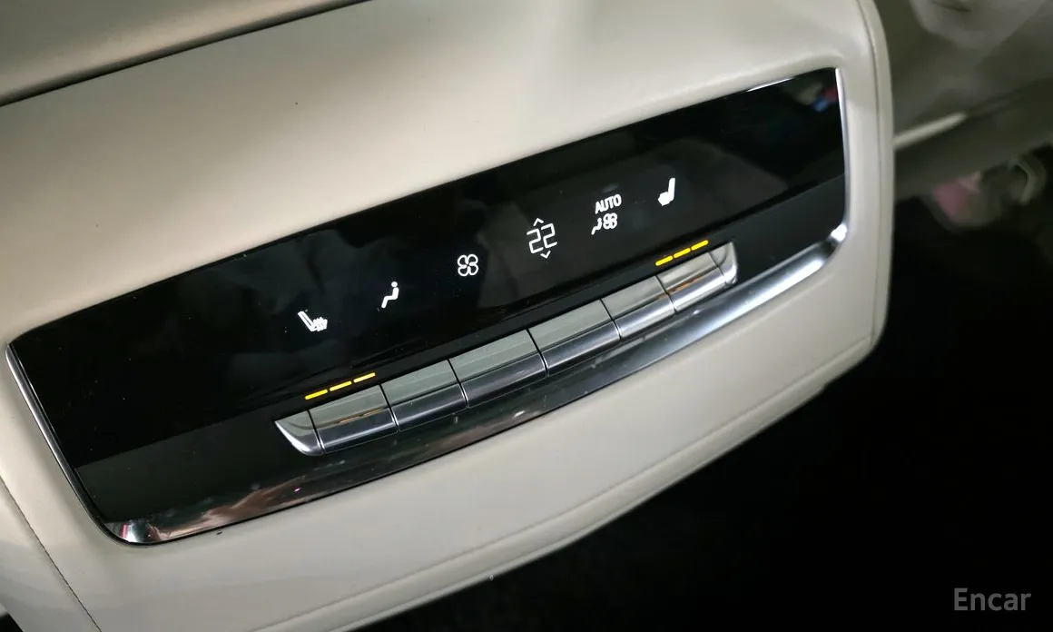 Фото 16 - Cadillac Escalade