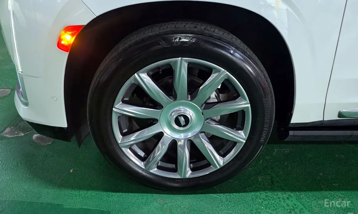 Фото 5 - Cadillac Escalade