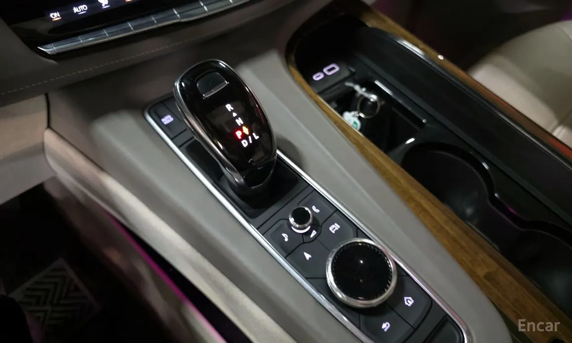 Фото 9 - Cadillac Escalade