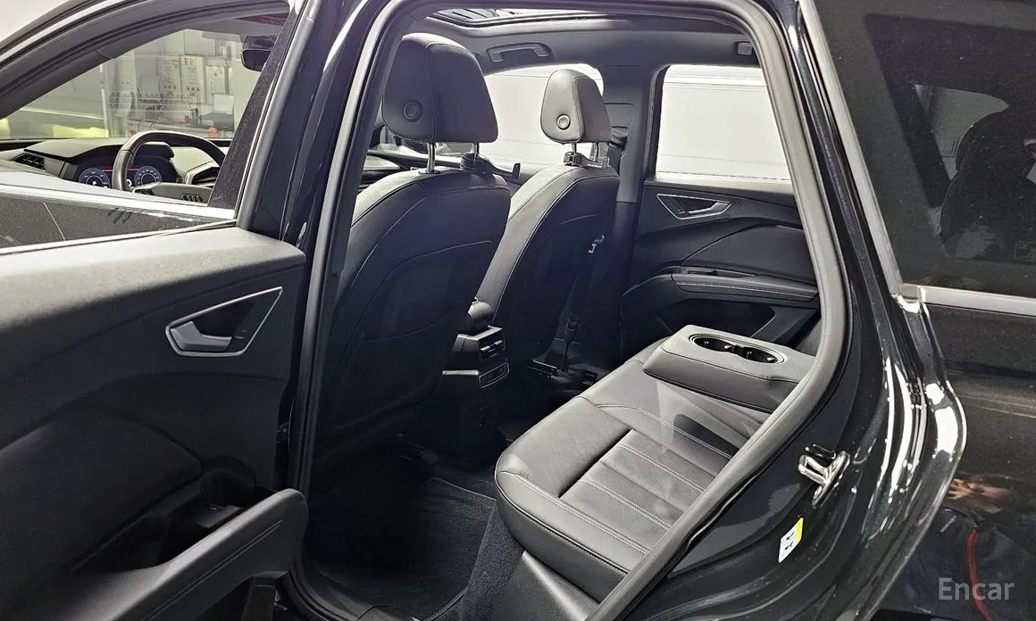 Фото 11 - Audi Q4 e-tron