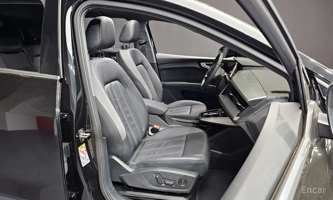 Фото 12 - Audi Q4 e-tron