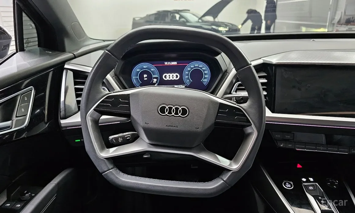Фото 13 - Audi Q4 e-tron