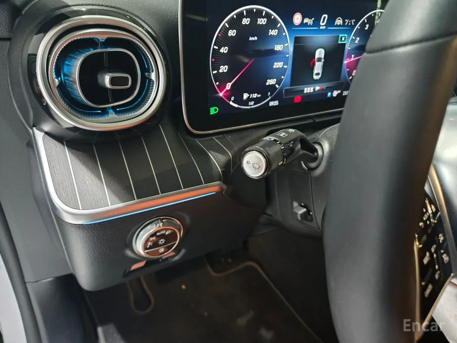 Фото 10 - Mercedes-Benz C-Class