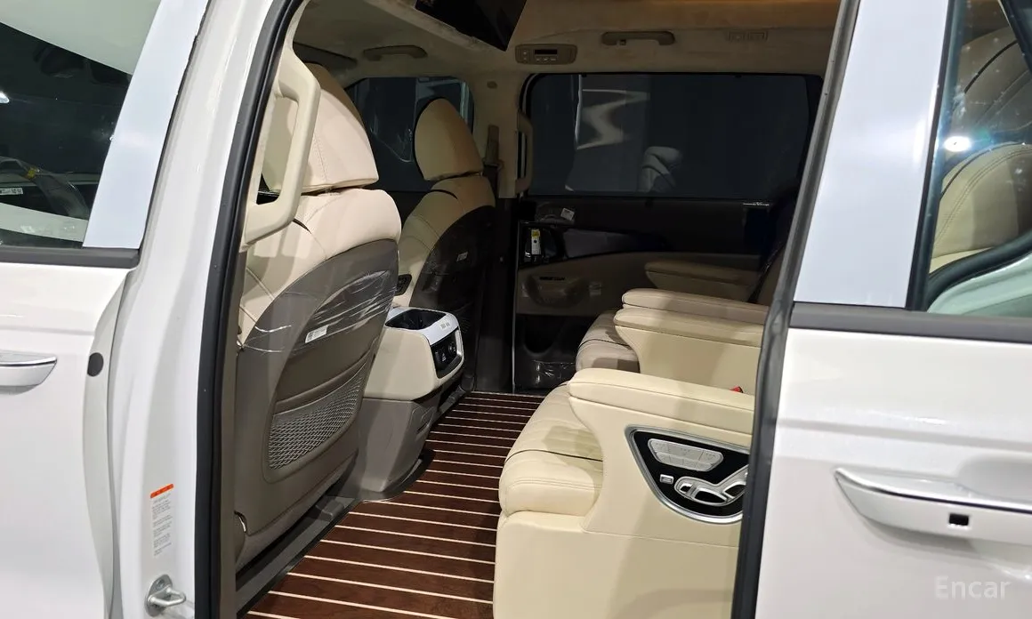 Фото 11 - Kia Carnival