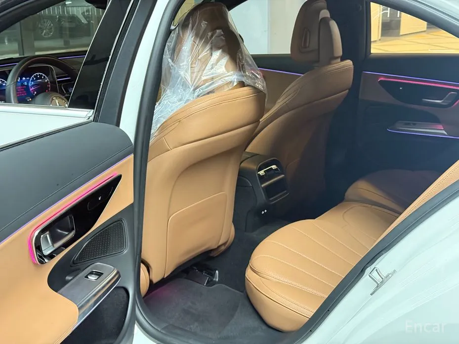 Фото 16 - Mercedes-Benz E-Class