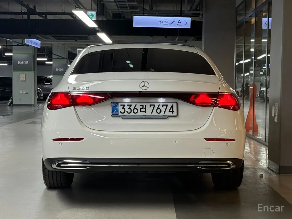 Фото 4 - Mercedes-Benz E-Class