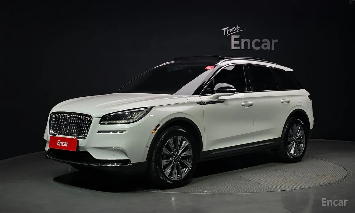 Фото 1 - Lincoln Corsair