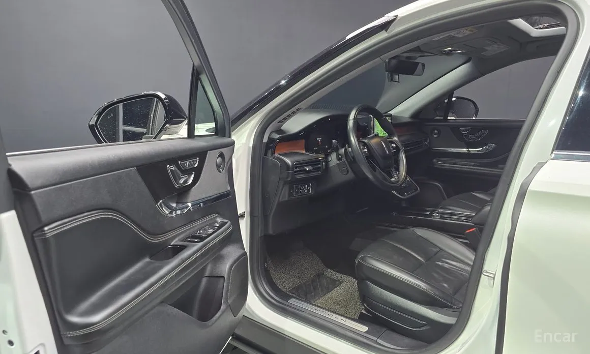 Фото 10 - Lincoln Corsair