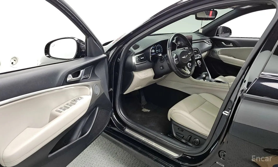 Фото 10 - Genesis G70