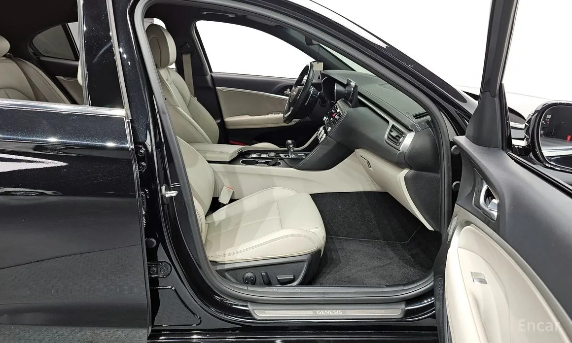 Фото 11 - Genesis G70