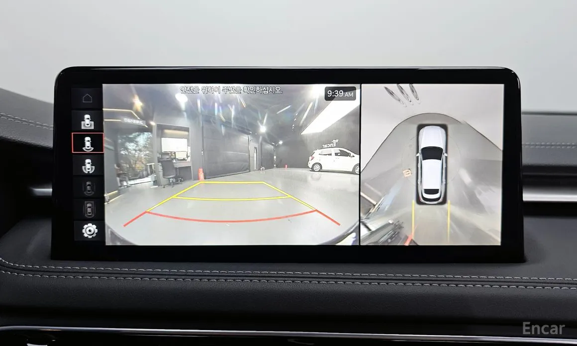 Фото 15 - Genesis G70