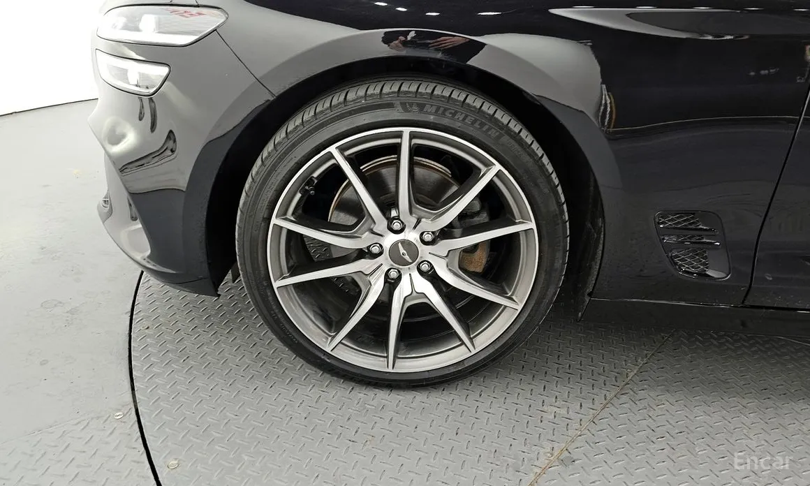 Фото 5 - Genesis G70