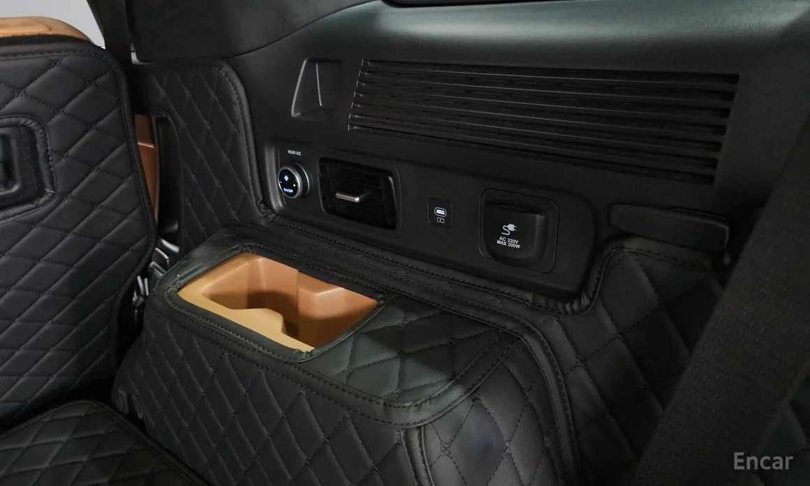 Фото 19 - Hyundai Santa Fe