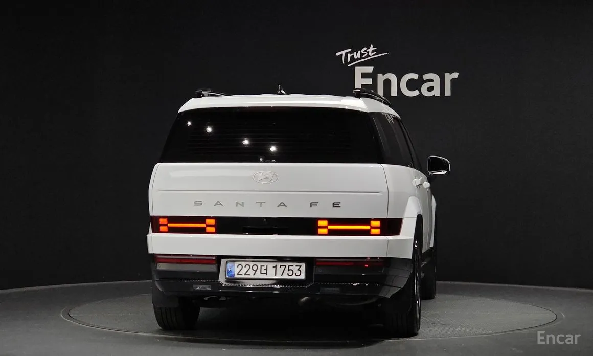 Фото 4 - Hyundai Santa Fe