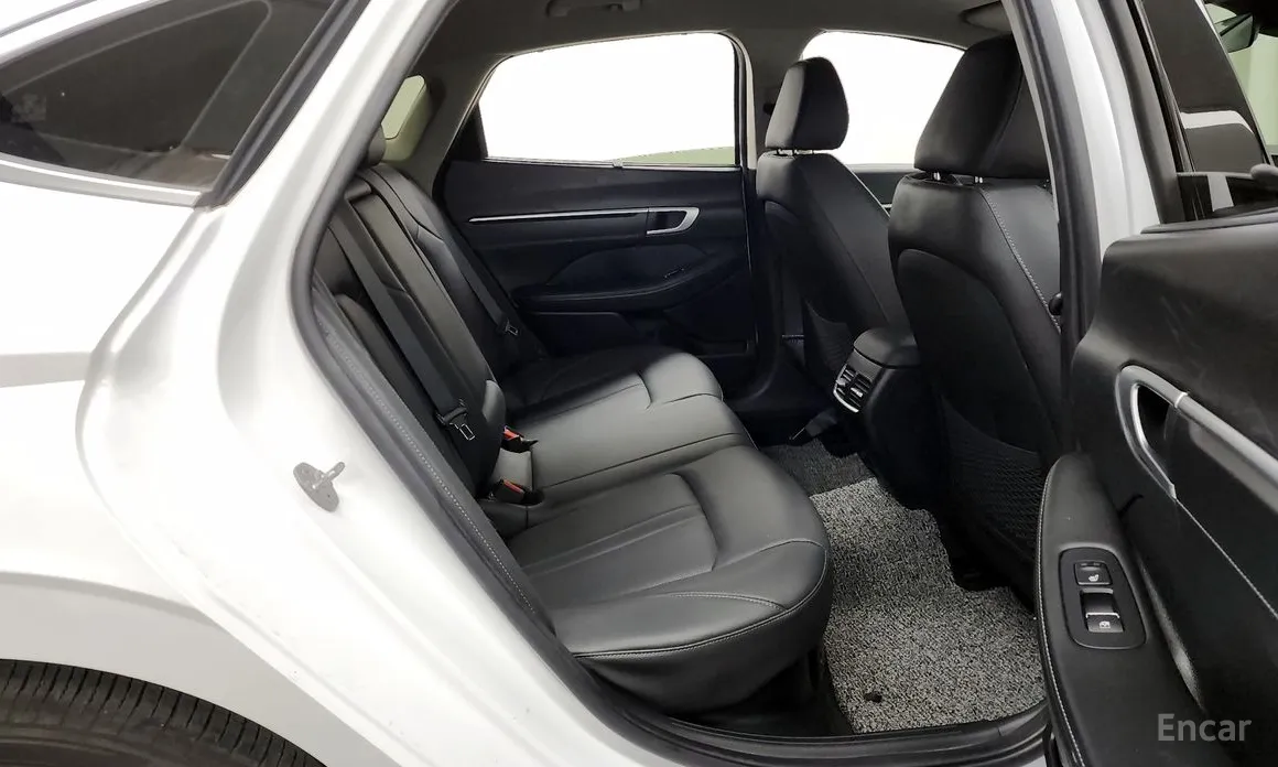 Фото 12 - Hyundai Sonata