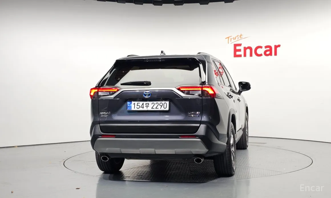 Фото 4 - Toyota RAV4