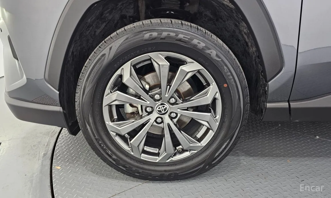 Фото 5 - Toyota RAV4