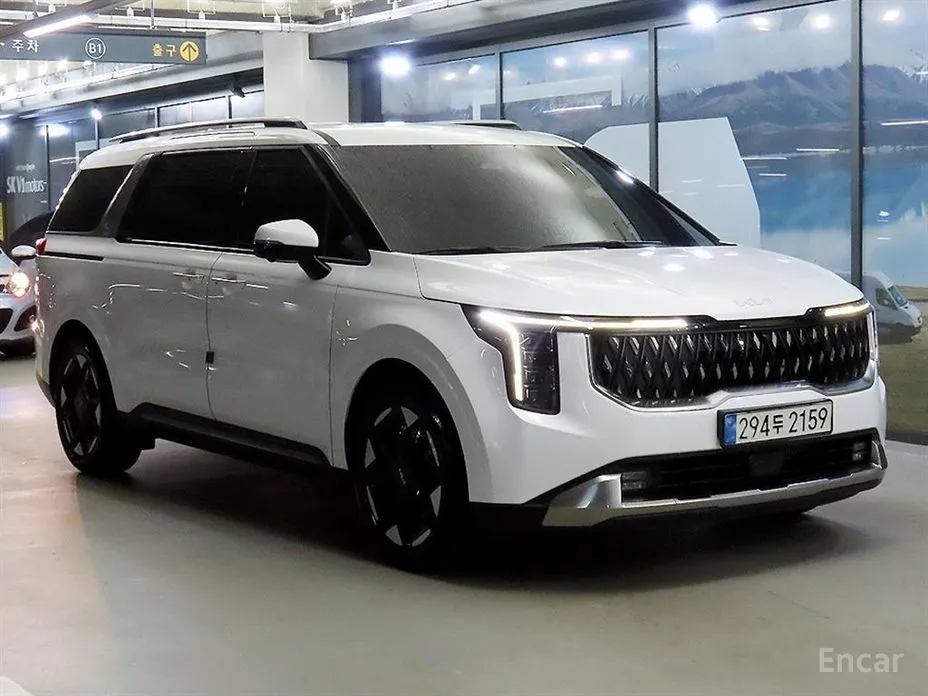 Фото 1 - Kia Carnival