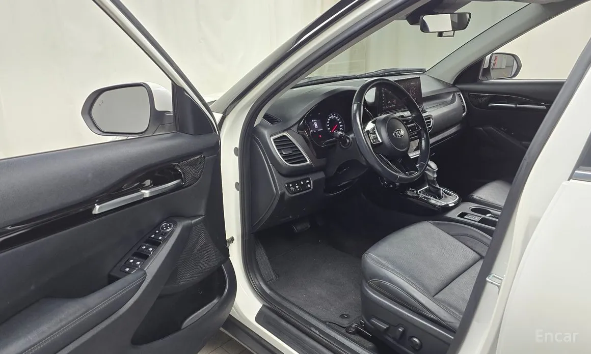 Фото 10 - Kia Seltos