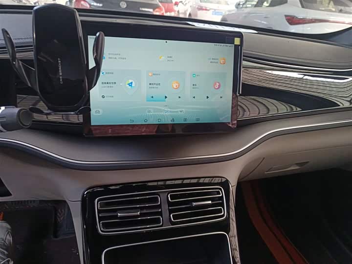 Фото 13 - BYD Qin Plus