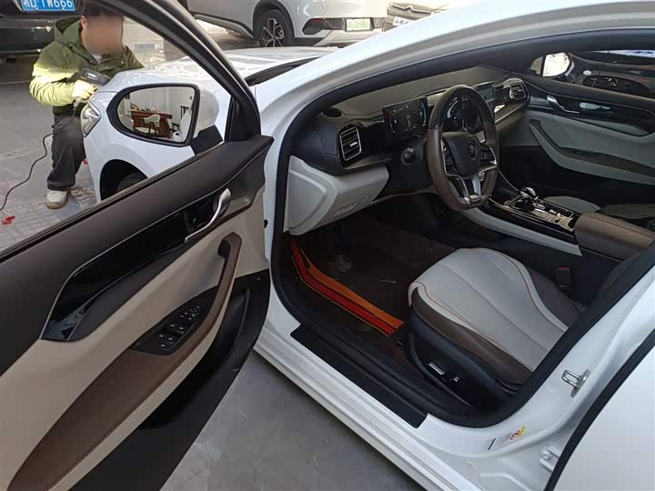 Фото 16 - BYD Qin Plus