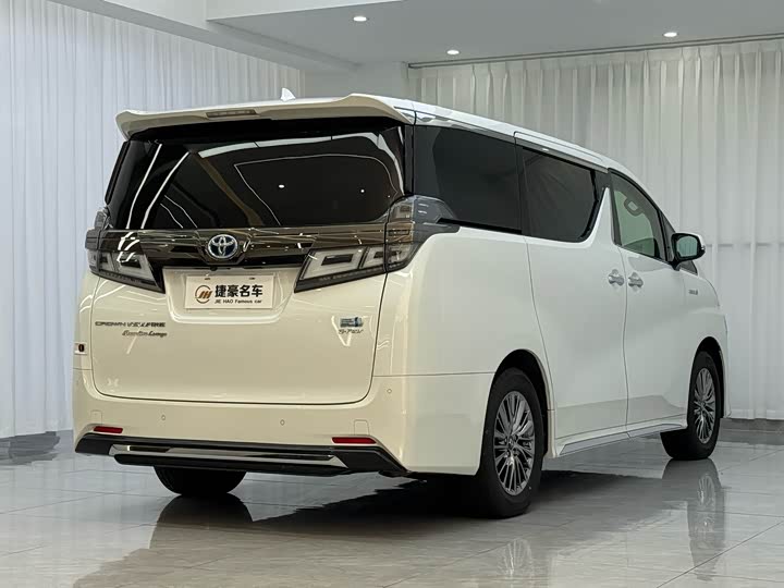 Фото 13 - Toyota Vellfire