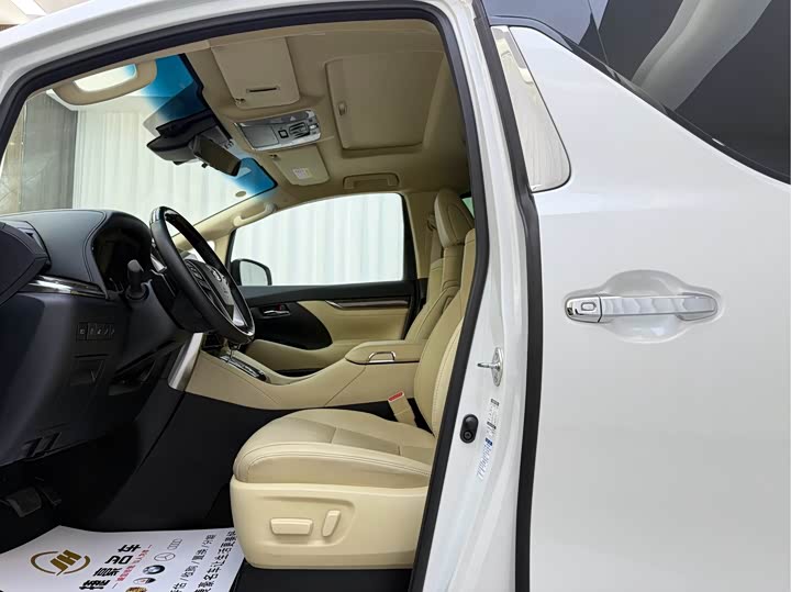 Фото 4 - Toyota Vellfire