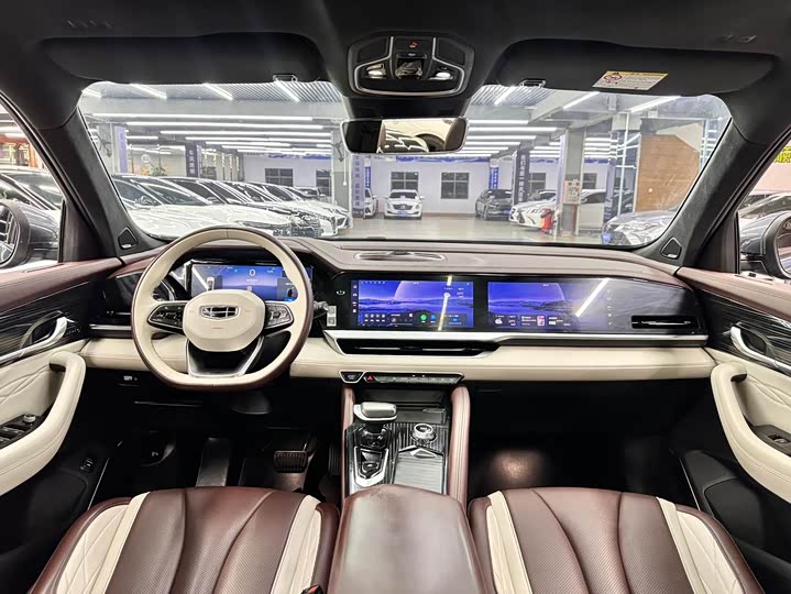 Фото 10 - Geely Monjaro