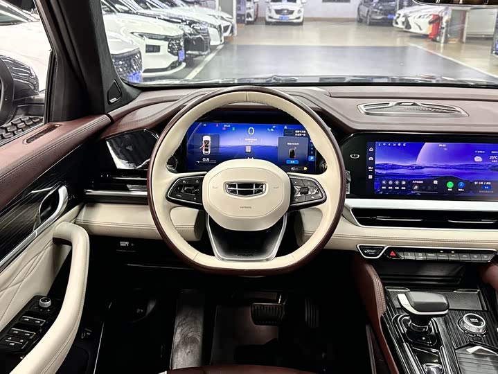 Фото 11 - Geely Monjaro