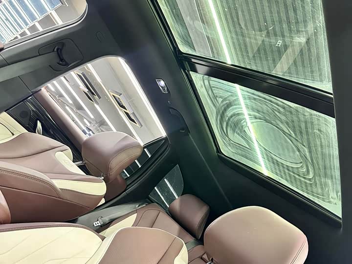 Фото 13 - Geely Monjaro