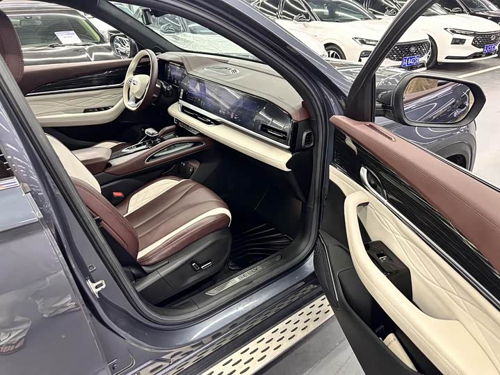 Фото 17 - Geely Monjaro