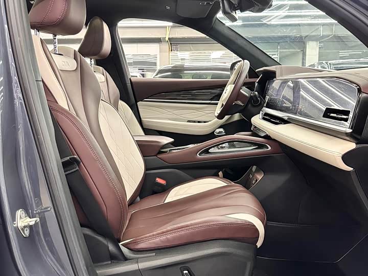 Фото 18 - Geely Monjaro