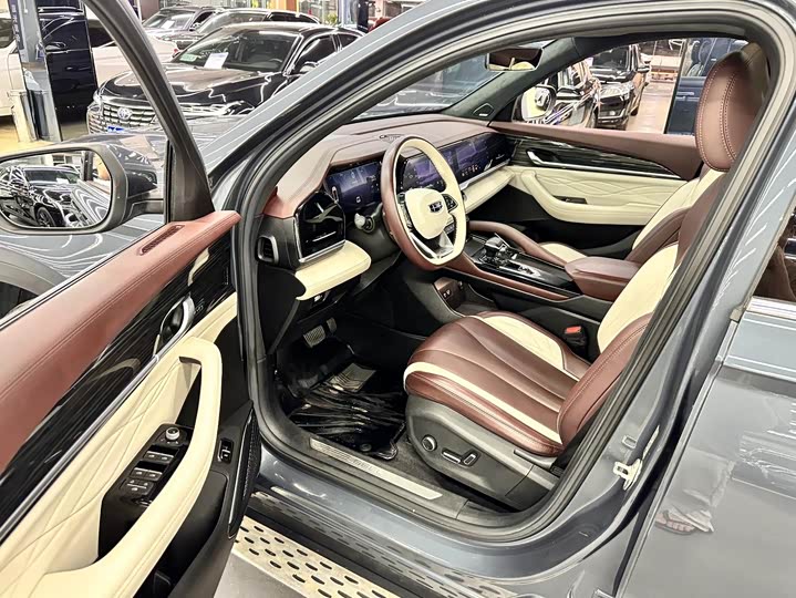 Фото 8 - Geely Monjaro