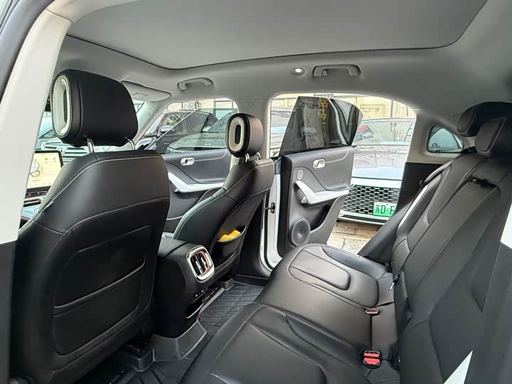 Фото 8 - Smart #1