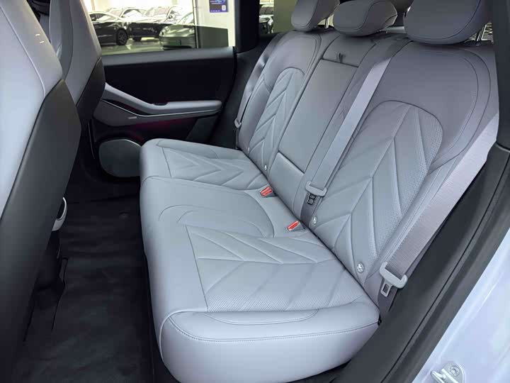 Фото 24 - Nio ET5T