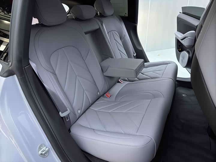 Фото 25 - Nio ET5T