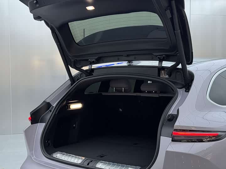 Фото 28 - Nio ET5T